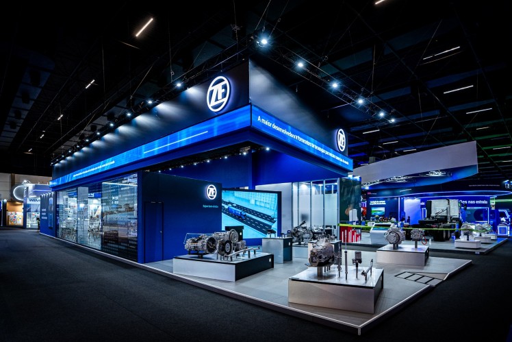 Stand de exposição da ZF na Fenatran 2024