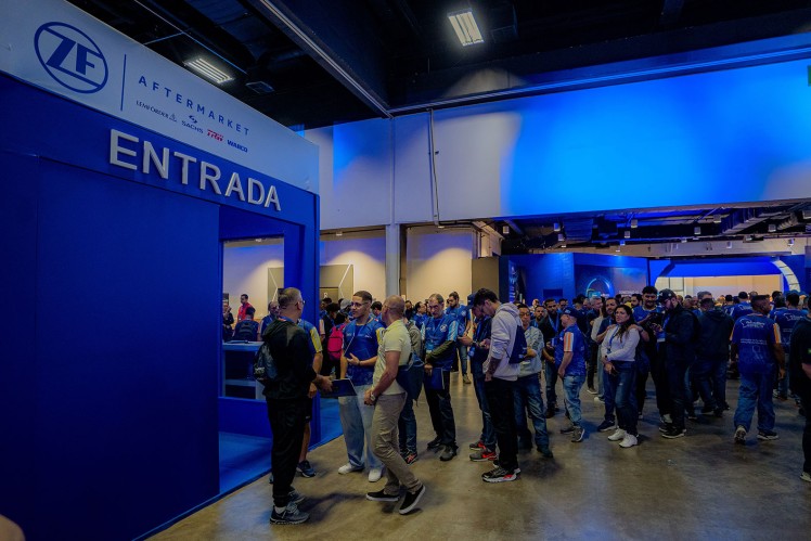 Estande da ZF na Oficina Brasil Conecta 2024