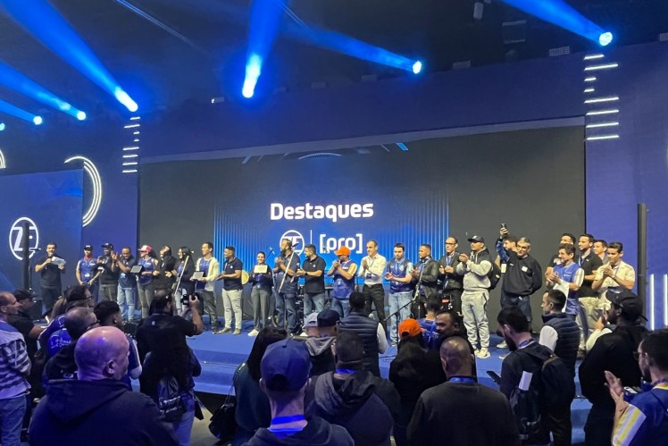 Estande da ZF na Oficina Brasil Conecta 2024