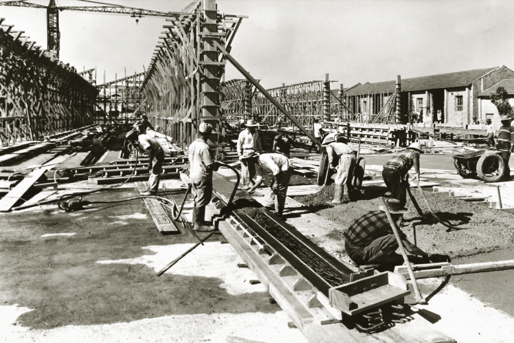 Obras de construção da fábrica no Brasil