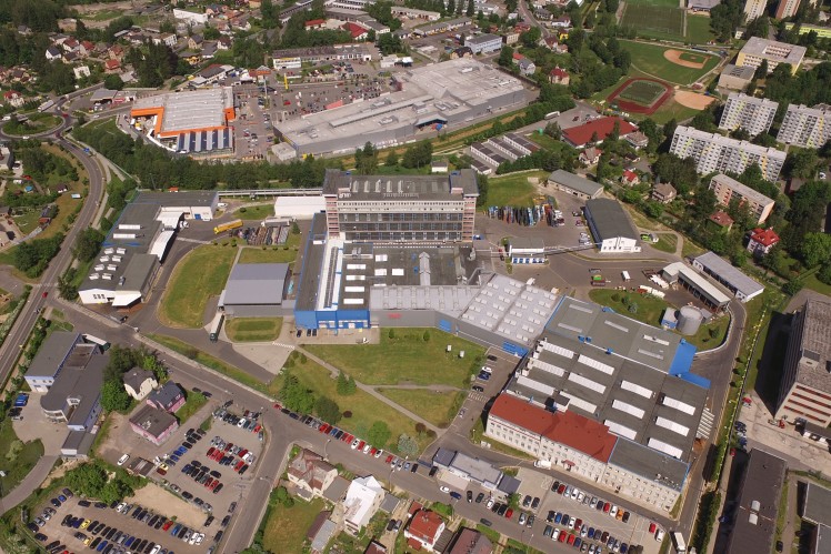 Letecký pohled na továrnu ZF v Jablonci nad Nisou