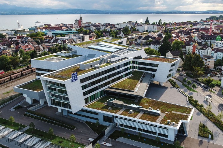 Luftaufnahme des ZF Forums in Friedrichshafen