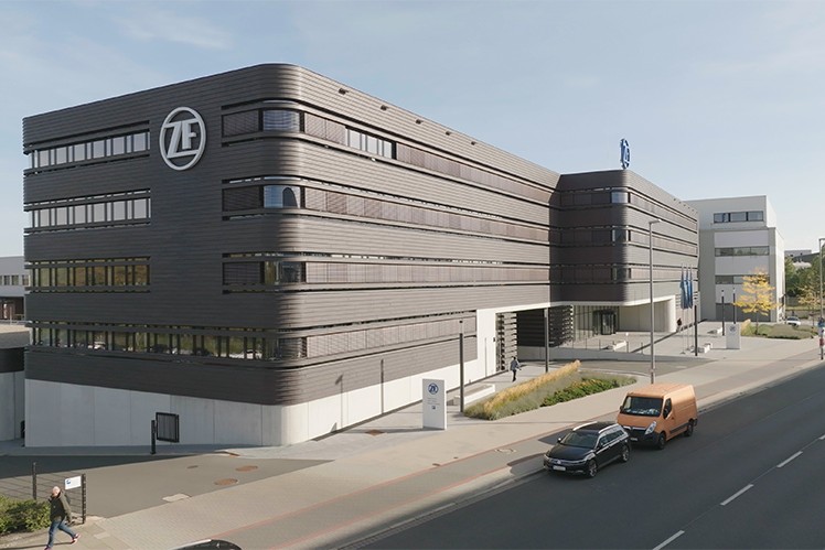 Fotos eines ZF-Firmengebäudes in Hannover