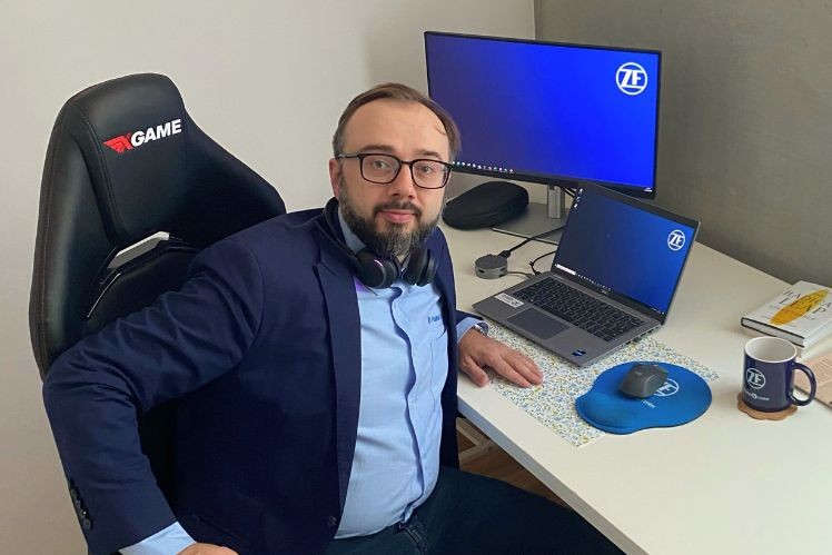 A Day in the Life of a Rollout Project Manager  