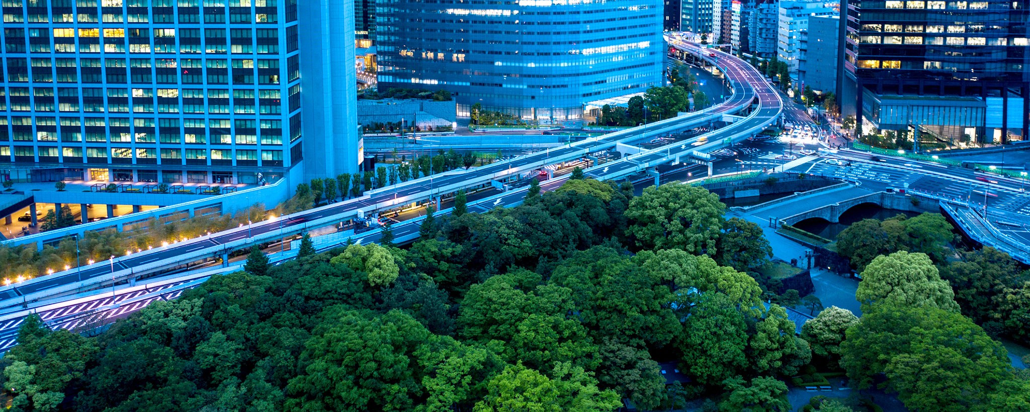 ZF-SustainableFinance-Bright-S_2048px