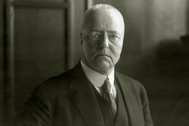 Historical portrait of Alfred Colsman.