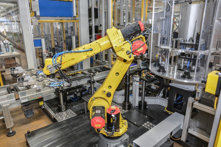 Fahrwerk Pkw - Montagelinie Stoßdämpfer