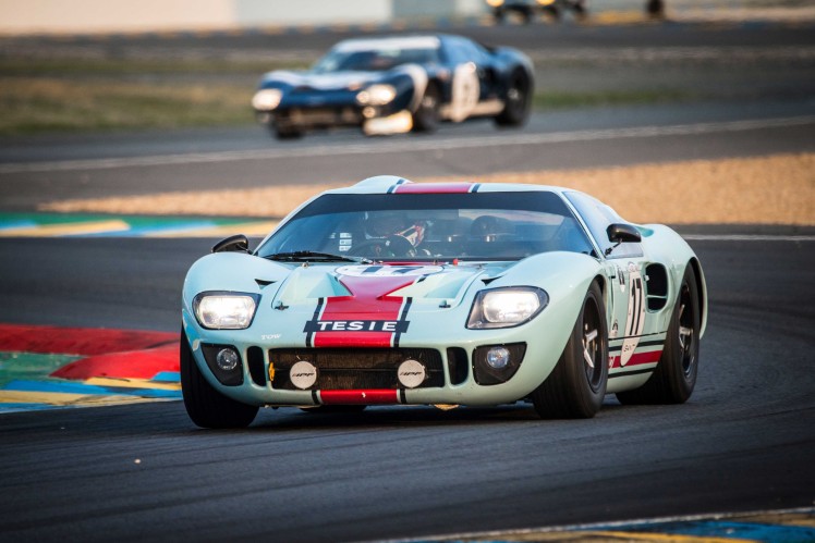 Ford GT 40 in Gulf-painting