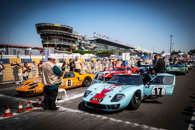 GT 40’s at race start in Le Mans Classique