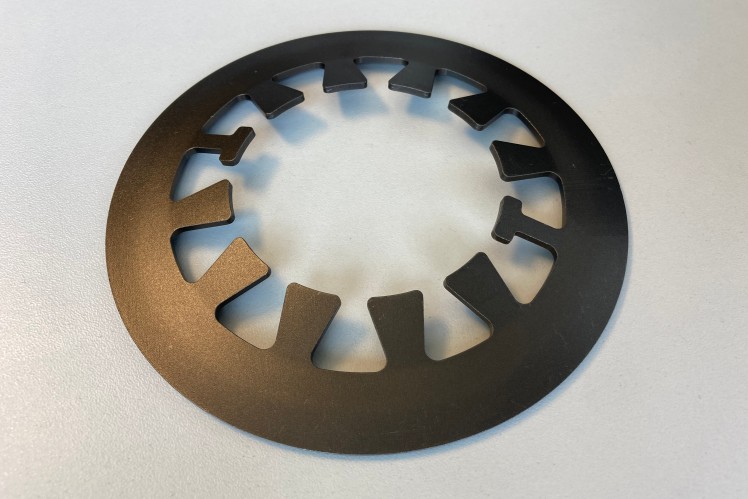 Other than cooperating with new partners, ZF also supports its existing suppliers in their development towards a more sustainable production. For example, towards the year of 2021 the technological company embarked on a pilot project with Mubea Tellerfeder GmbH. Both sides investigated which of the transmission disk springs already being produced in volume production and supplied to ZF for years would be suitable for a sustainability project.