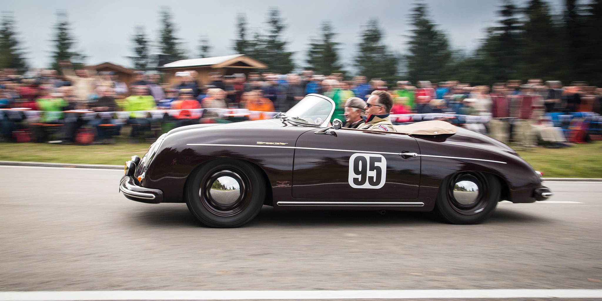 Schön und schnittig: Ein originaler 356 Speedster ist heutzutage unerschwinglich. Seit einigen Jahren gibt es auch Bausätze zum Nachbauen. 