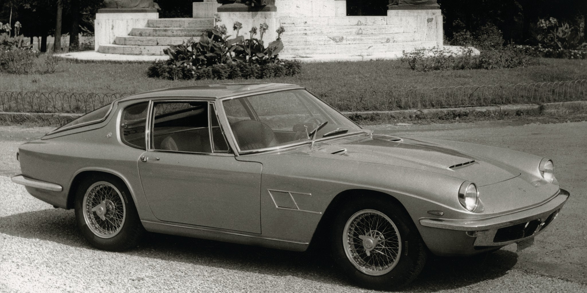 The Maserati Mistral was available with two ZF gearbox variants.