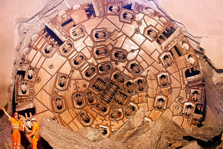 Schneidrad einer Tunnelbohrmaschine (TBM) mit Rollenmeißeln