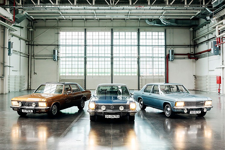 The picture shows three different generations of the Opel Kapitaen.