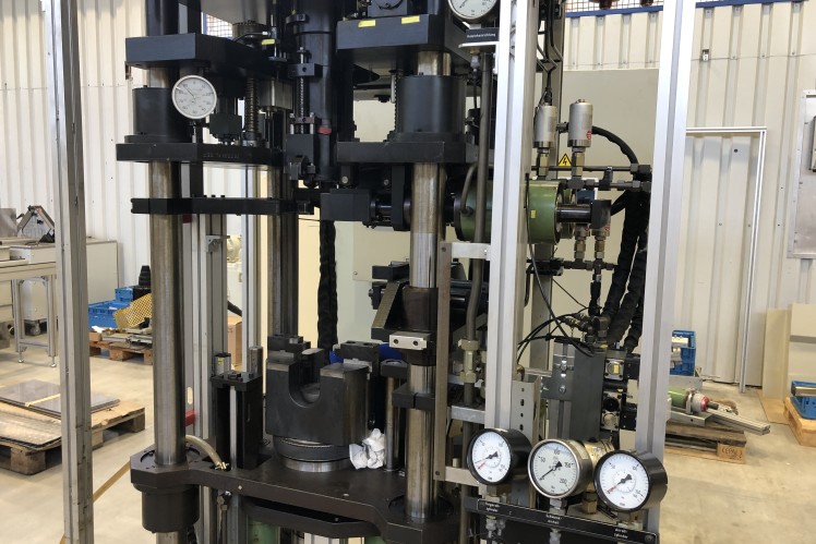 Fahrwerk Nkw - Retrofit Verrollmaschine