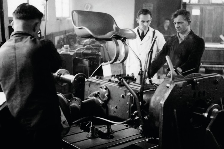 Arbeit am Schleppergetriebe A12