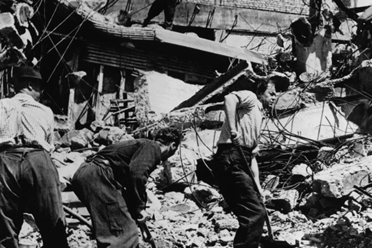 Ruinen des ZF-Werks in Friedrichshafen.