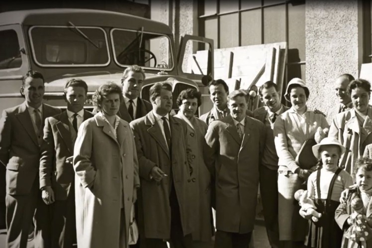 Video zeigt den Aufbruch nach Brasilien.