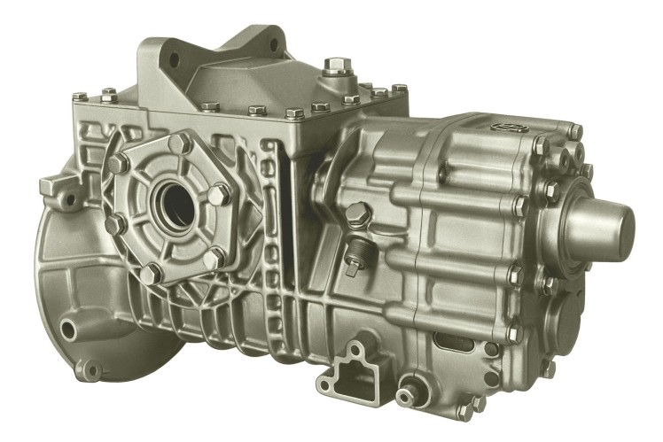 Auf einem Bild in schwarz-weiss ist ein freigestelltes Motorsport-Getriebe 5 DS 10 zu sehen. 