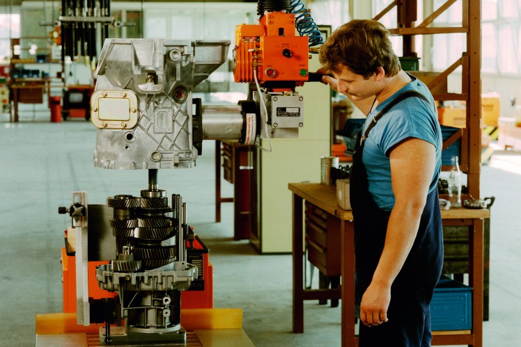 Montage in der neuen Halle mit 16.300 Quadratmeter Grundfläche.
