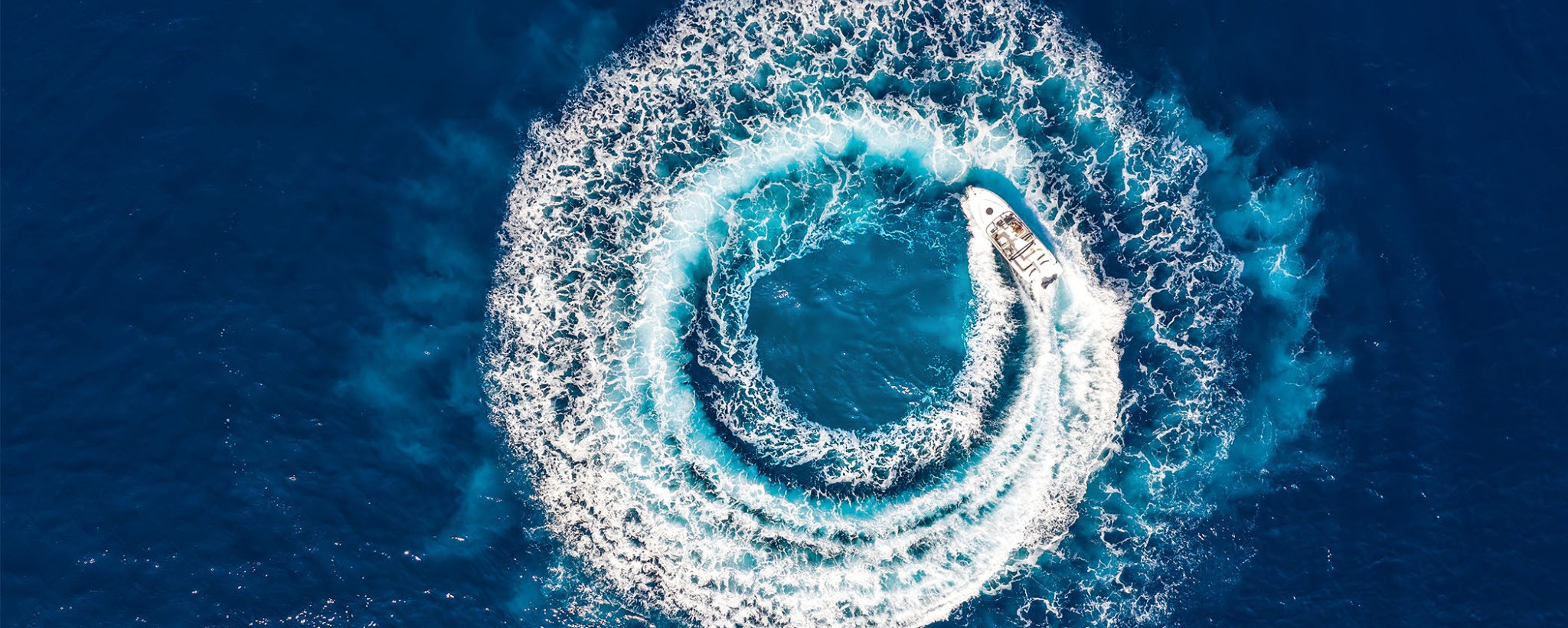 Motorboat cruising in circles