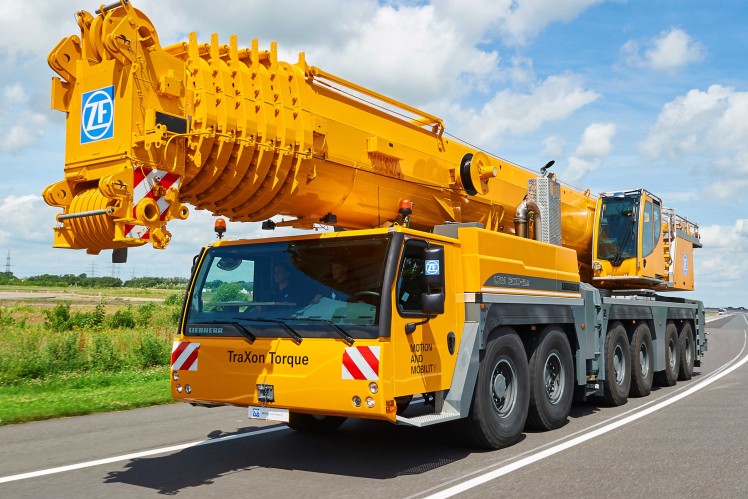 Kran mit ZF Gebtriebetechnik