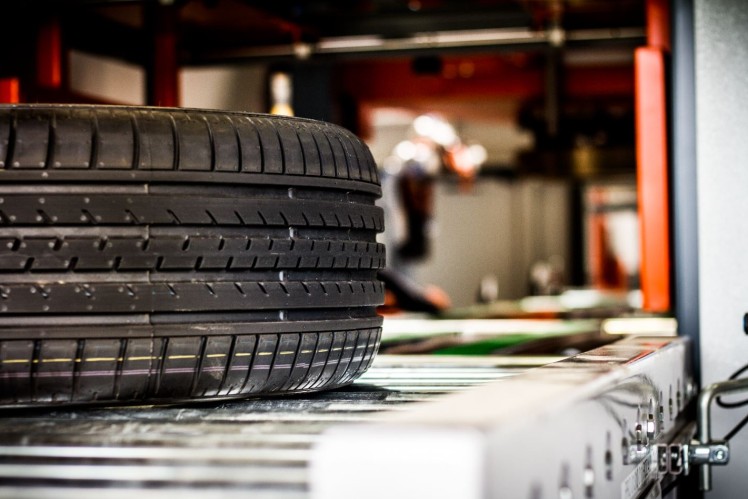 Tire on a ZF test system