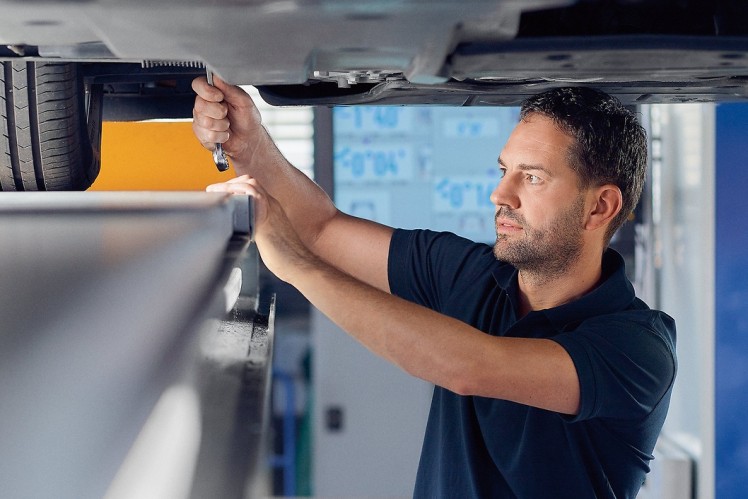 workshop specialist 